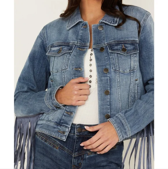 Idyllwind Women's Magnolia Embossed Trucker Jacket - Picture 8 of 9